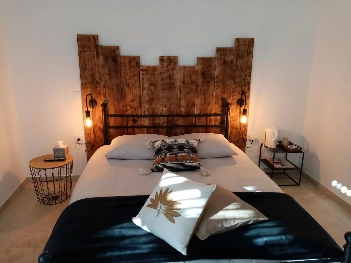La Gurlanne Bed & Breakfast Lasseran 0*,  France