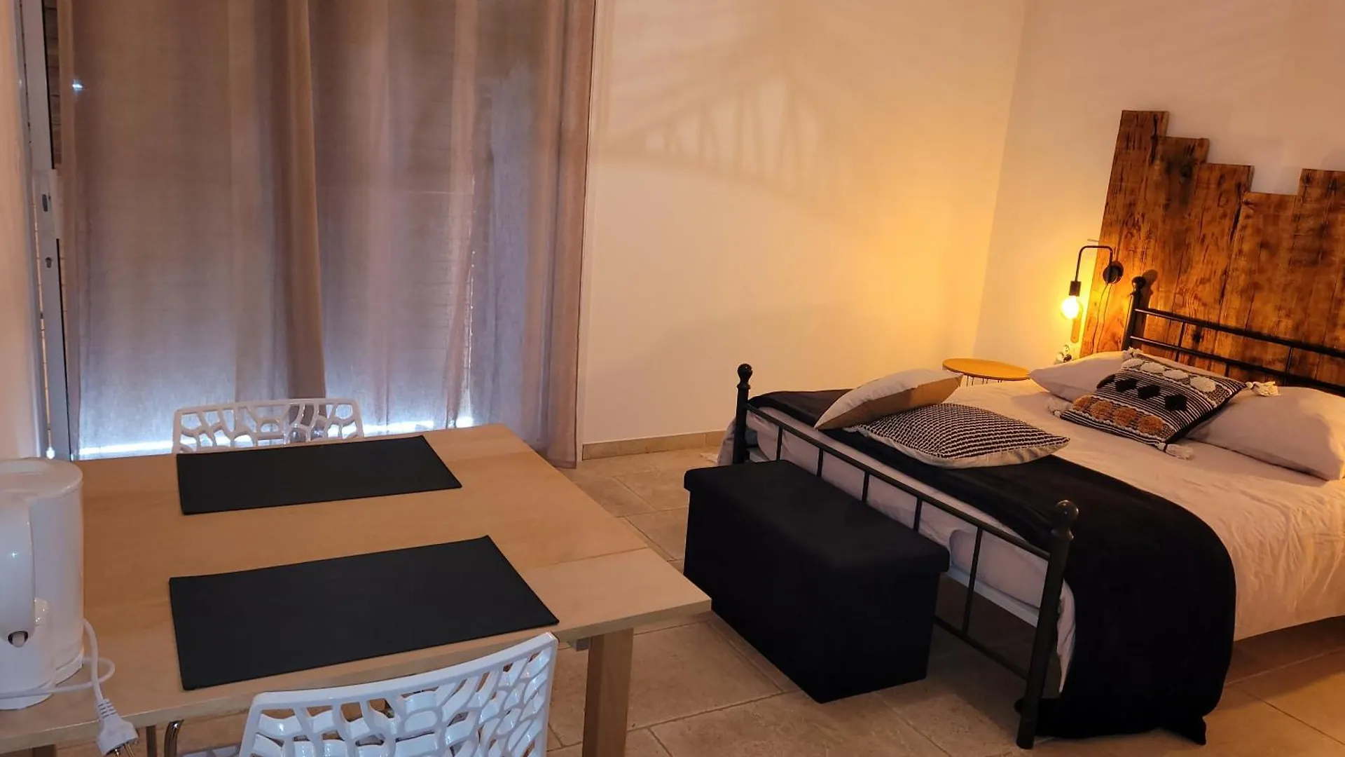 La Gurlanne Bed & Breakfast Lasseran